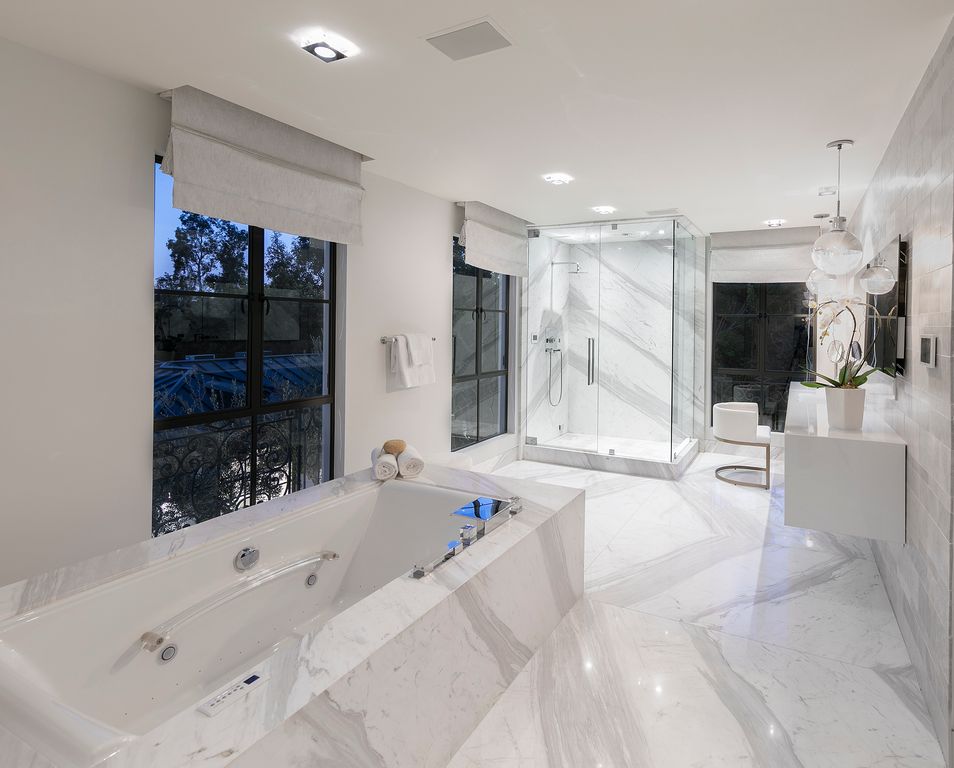 Tekura 837 Greenway drive